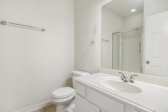 Building Photo - 24915 Pikecrest Dr