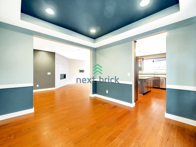 Building Photo - 4 BED AND 2.5 BATH SINGLE FAMILY HOUSE FOR...