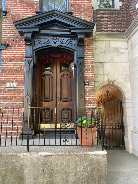 Building Photo - 42 N 2nd St
