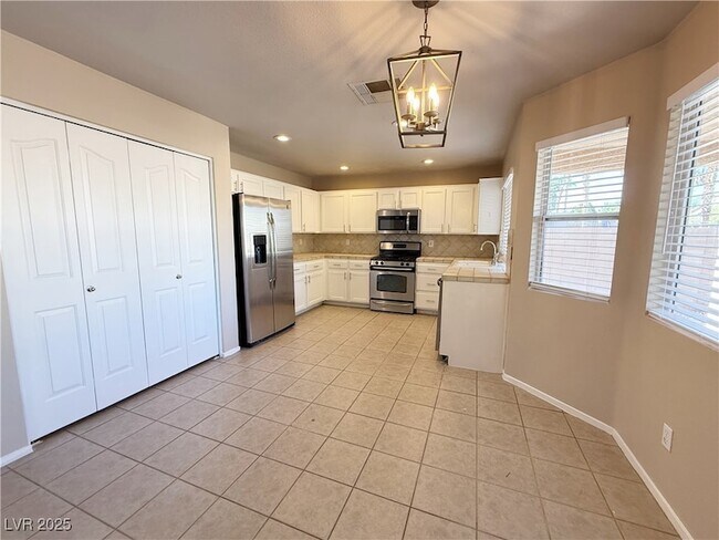 Building Photo - 7761 Locke Haven Dr