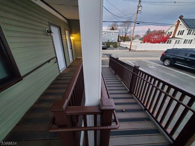 Building Photo - 530 Ringwood Ave