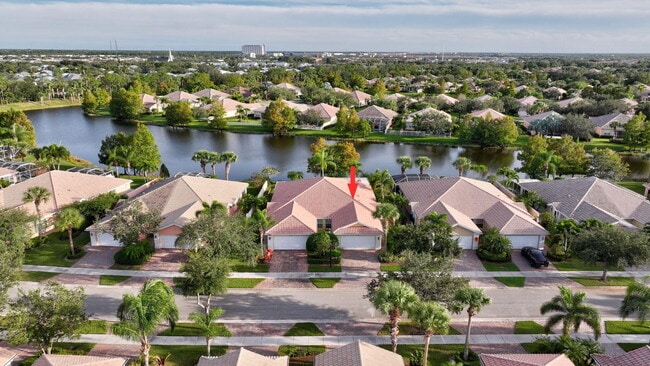 Building Photo - 11361 SW Pembroke Dr