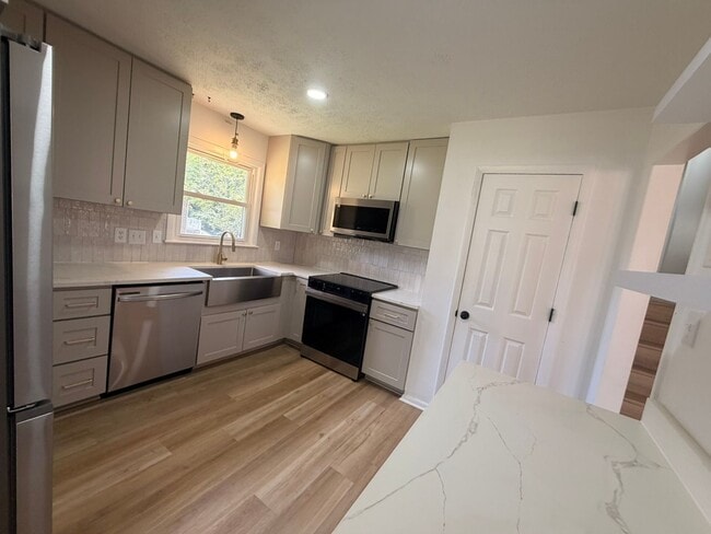 Building Photo - 139 Ingleside Dr
