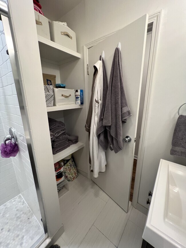 Bathroom Storage - 1807 W Eddy St