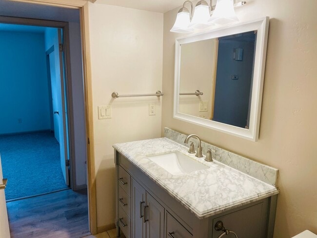 Building Photo - 230 Arroyo Sienna Dr