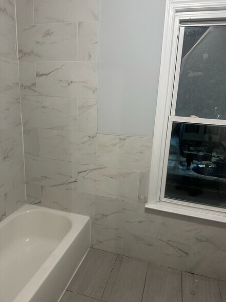 Building Photo - 47 Fabyan Pl