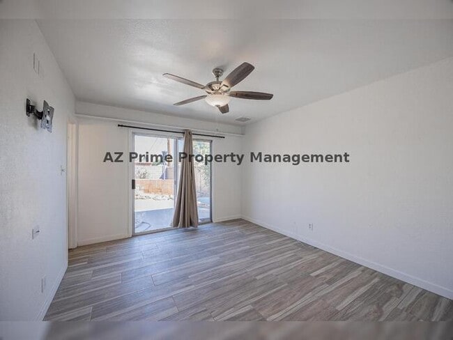 Building Photo - 8518 E Rancho Vista Dr