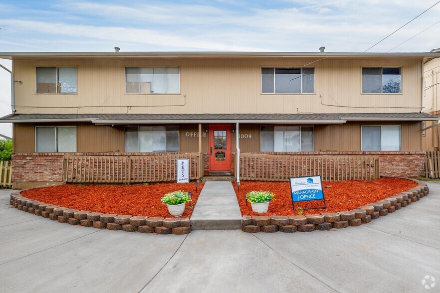 Primary Photo - Bluestem Apartments