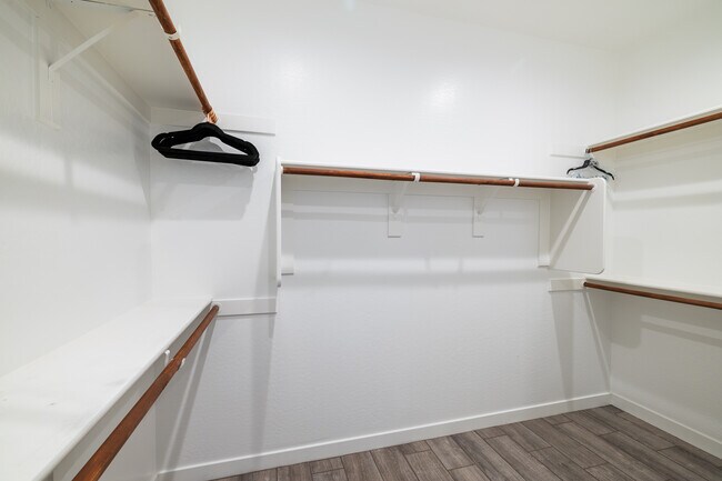 Large walk-in closet in master bathroom - 8924 W Solano Dr