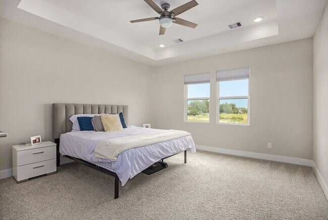 Building Photo - 5518 Rosslyn Rd