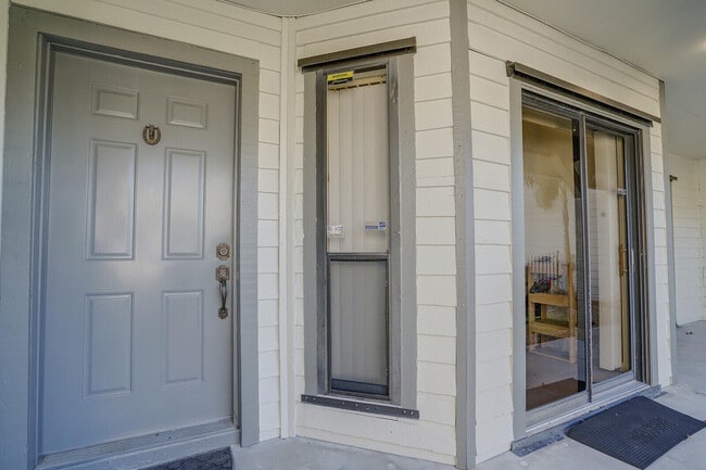 Building Photo - 13403 Bedford Mews Ct