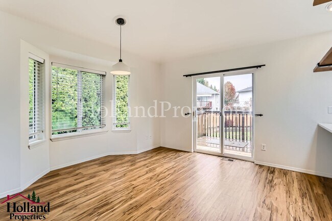 Building Photo - Wonderful 3 Bedroom Hillsboro Home!