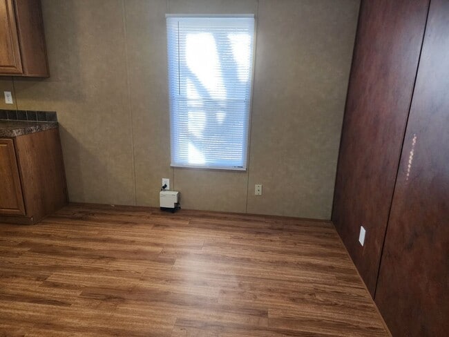 Building Photo - 306 E Spruce St