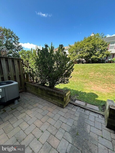 Building Photo - 8447 Braxted Ln