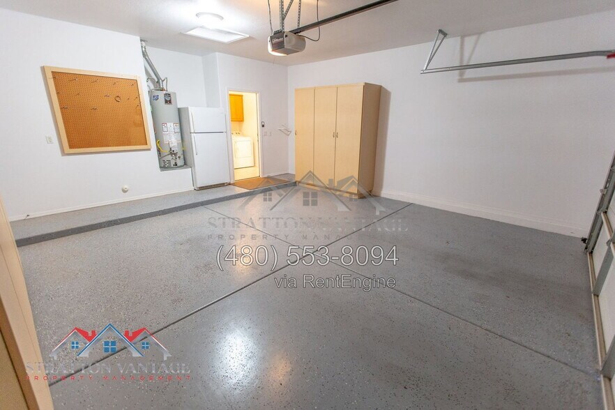Building Photo - 1679 E Irene Ct