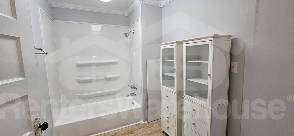 Building Photo - 1303 2nd St