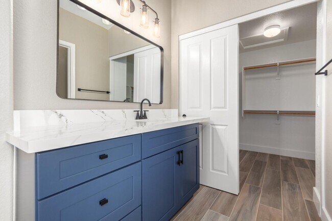 Building Photo - 1630 S Lemon