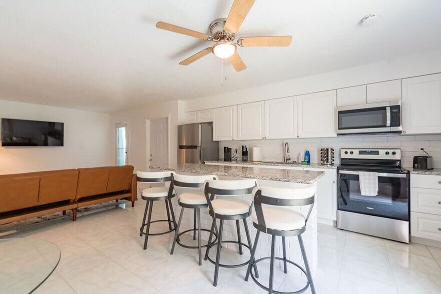 Building Photo - 505 Fillmore Ave