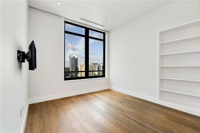 Building Photo - 3376 Peachtree Rd NE