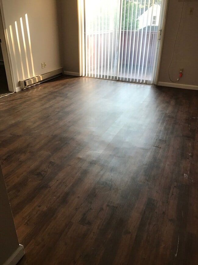 Building Photo - 1 Bedroom Apartment Niles