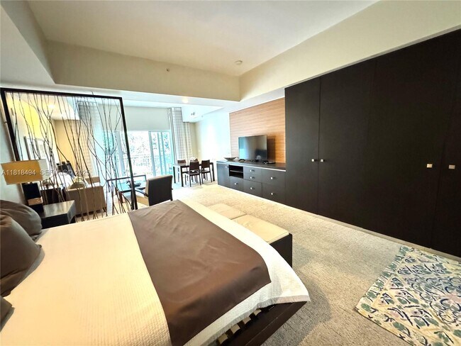 Building Photo - 5300 NW 87th Ave