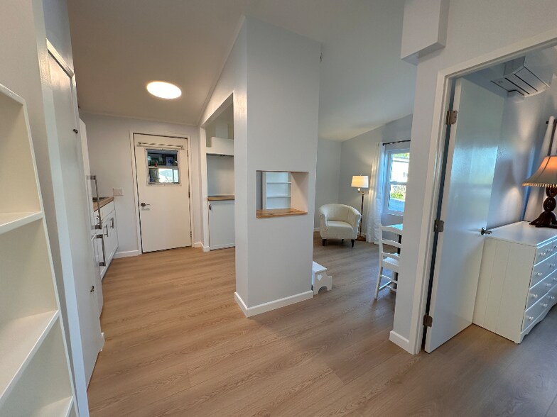 Building Photo - 628 Via Bolivia