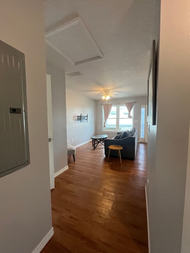 Building Photo - Flagler Beach 2BR/1.5BA Fully Furnished Upstairs Apartment – Across from the Ocean