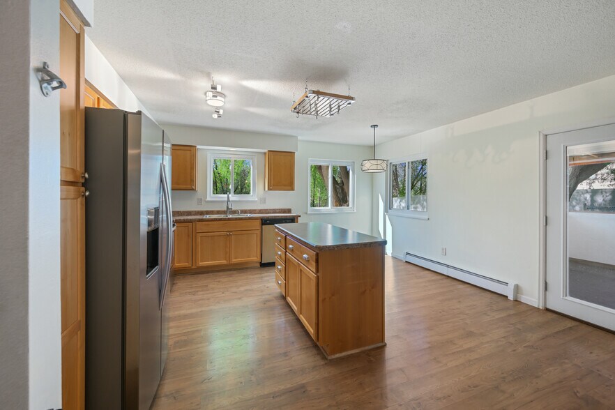 Building Photo - 122 Davis Cir
