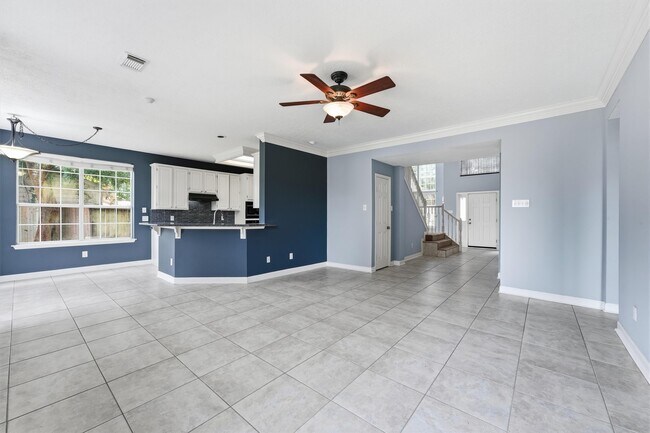 Building Photo - 818 Heather Park Ct