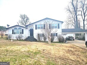 Building Photo - 480 Paul St