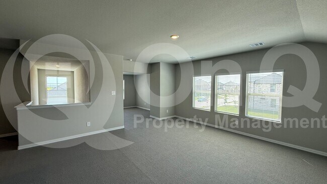 Building Photo - 685 Briar Dr