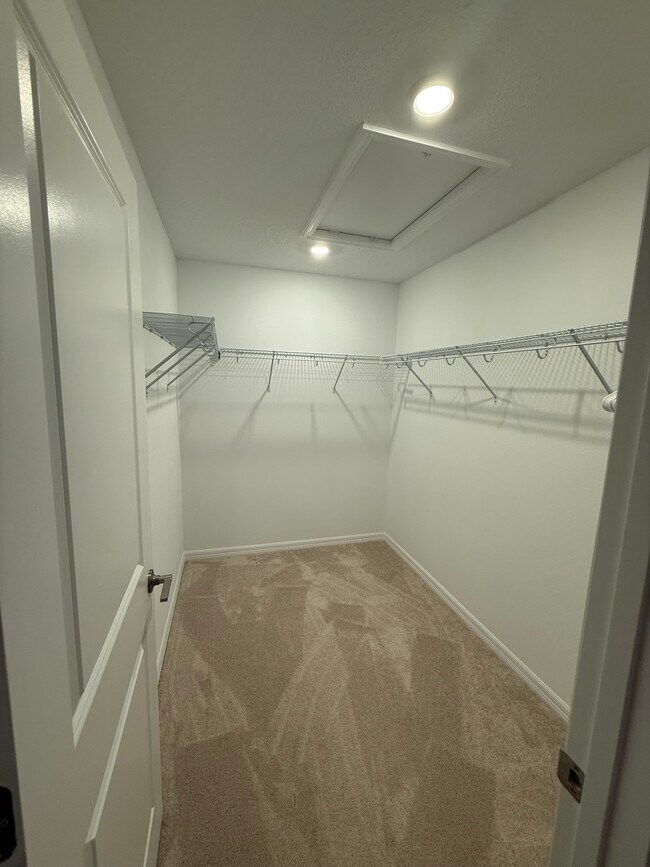 Building Photo - 8733 Winter Breeze Wy