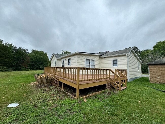 Building Photo - Campbell County Home on Large Lot