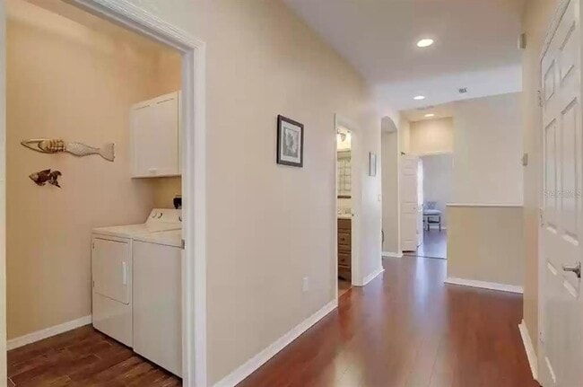 Building Photo - 240 West End Dr