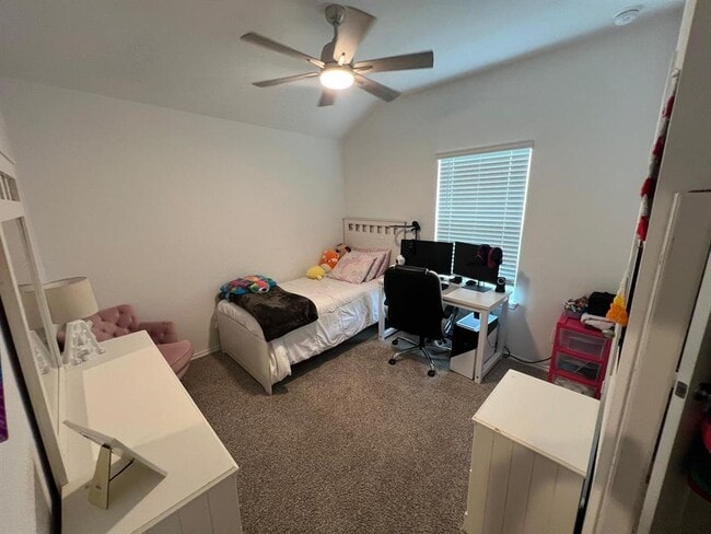 Building Photo - 5017 Almond Ter Dr