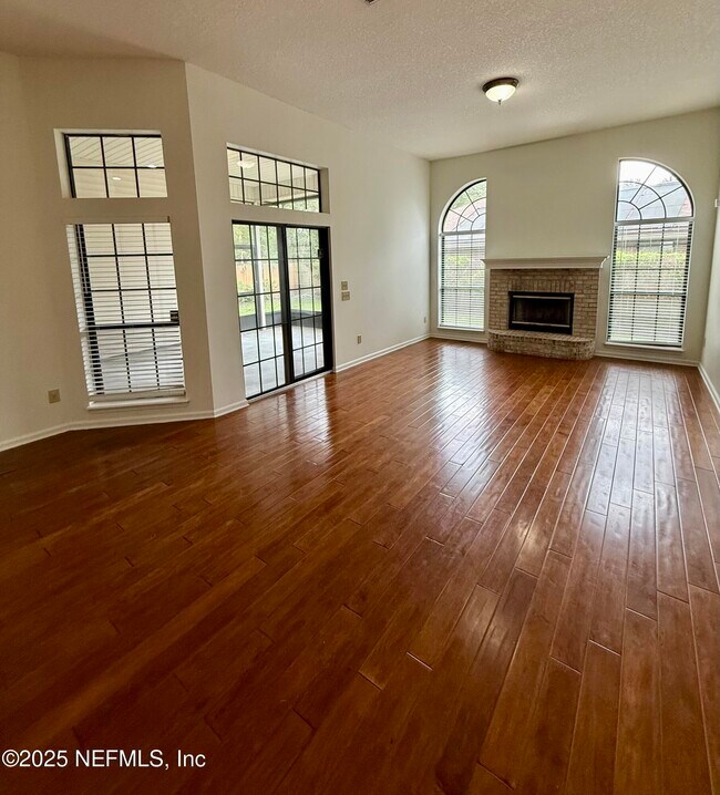 Building Photo - 13056 Clearbrook Ct