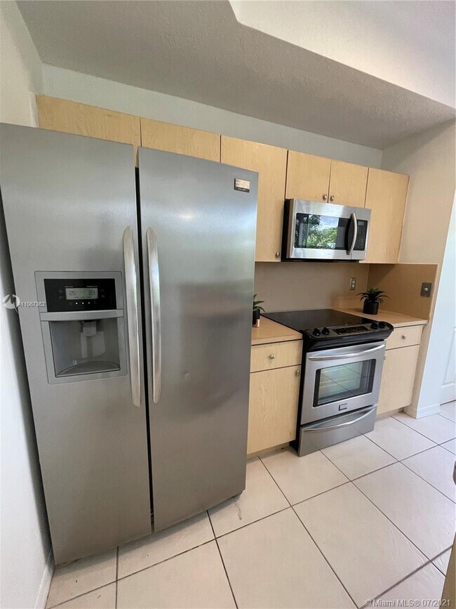 Building Photo - 4961 Leeward Ln