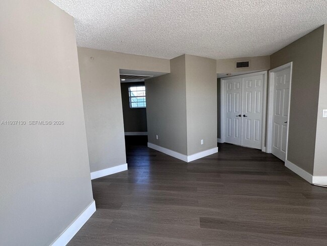 Building Photo - 2246 SE 27th Dr