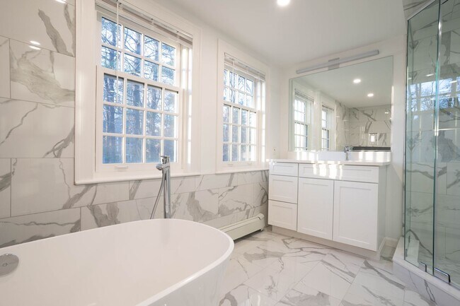 Building Photo - Entire House on 1 Acre of Land! - 8 Bedroom