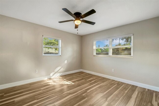 Building Photo - 1824 Roanoke Ave