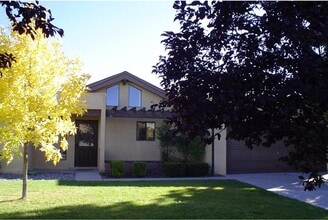 Building Photo - 8512 Liberty Dr NE