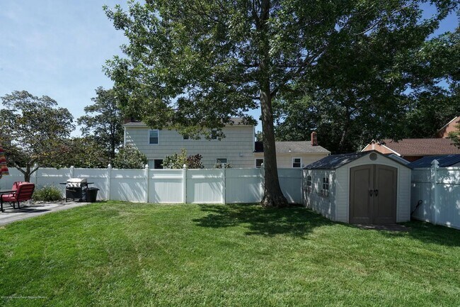 Building Photo - Charming Colonial on Quiet Cul-de-Sac