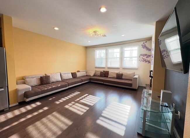 Building Photo - 13218 Shaw Ln