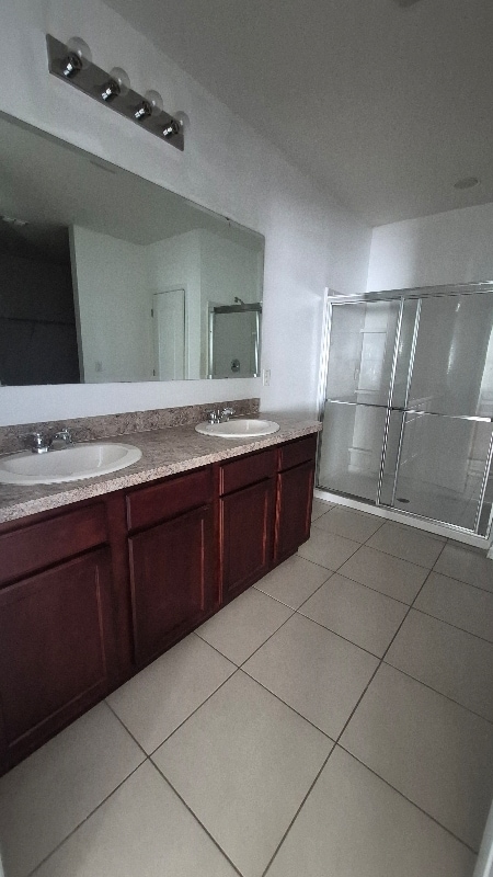 Building Photo - 136 Tracy Cir