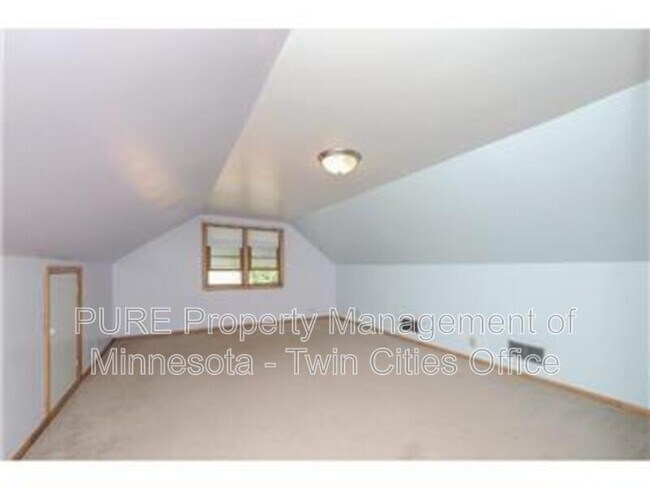 Building Photo - 425 Adams Ave