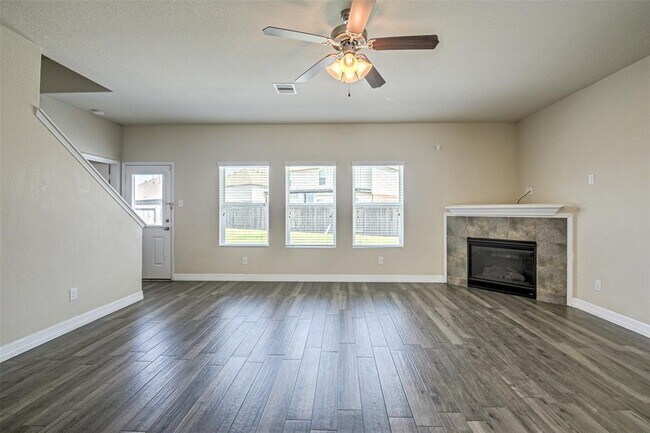 Building Photo - 17822 Aveleigh Ln