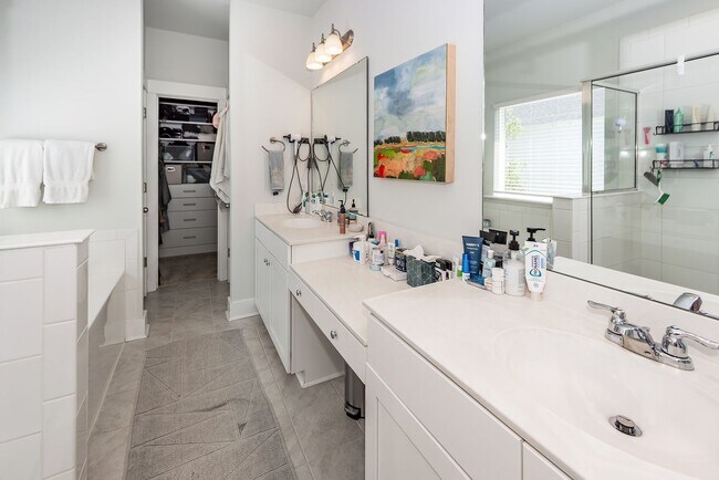 Building Photo - 3 Bedroom 3 Bath Single Family Home in Sab...