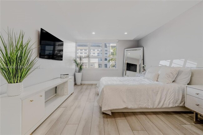 Building Photo - 100 Lincoln Rd