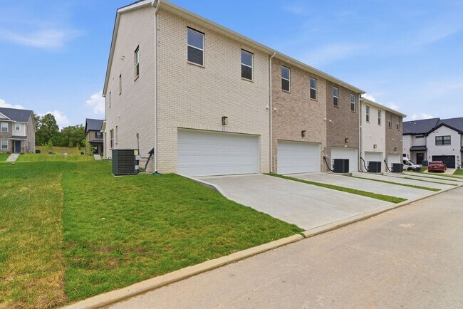Building Photo - Brand New Mount Juliet Townhome