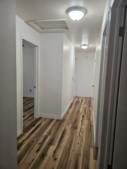 Building Photo - 2046 S Newark Way